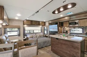 Sunshine Key King Travel Trailer 9 - Image 4