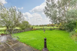 Country Farmhouse, Sleeps 13 & New 8seater Hot Tub - Image 2