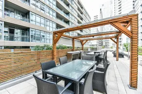 Modern High-Rise 1BR Oasis walk to CN Tower & Lake - Image 3