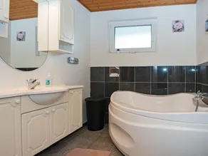 8 person holiday home in Hemmet-By Traum - Image 3