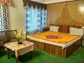 Hotel Shanti Niketan - Image 1