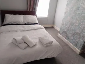 Comfortable 4 bed House in Hucknall Nottingham - Image 4