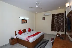 OYO Rooms Cyber Park II - Image 4