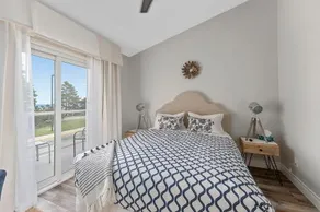 Lakeshore Inn - Image 5