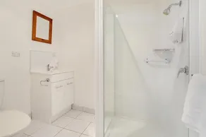Harvey Farm Lodge - Image 2