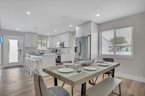 Chic Gated 4 Bd 3 Bth Home w/ BBQ 15 Min to Beach - Image 2