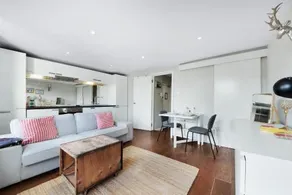 Modernised Apartments 1 and 2 Bedrooms Option Terrace and Balcony High Street - Image 3