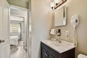 ~ Modern and Cozy 4BR home - 30 Mins from Disney ~ - Image 5
