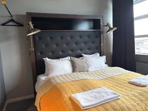 R13 - A Townhouse Hotel - Image 4