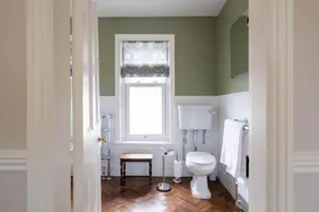 Surrey Lodge - Image 4