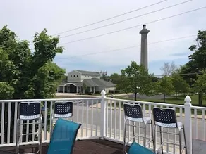 Harbour Square Suites - Image 2