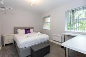 Pillo Rooms Apartments - Trafford - Image 3