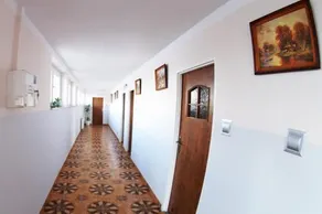 Motel Wig - Image 5