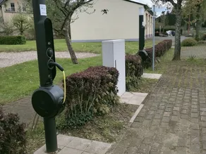 Very Comfortable House With Bathrooms And A Garden - Image 3