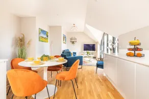10 Oystercatcher Court - Stylish Penthouse Apartment with Stunning Sea Views - Image 5