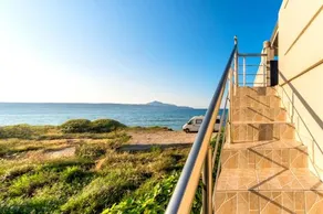Grekodes Kera seafront villa - Image 3