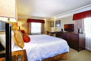 Kenyon Inn & Restaurant - Image 2