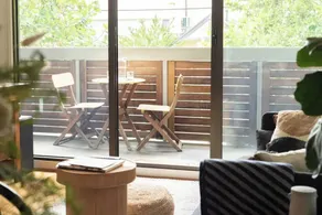 Charming 1BR in Fitzroy w/ Parking, Pool, + Gym! - Image 4