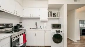 Stylish Arcadia 2-Bdrm with Comfort and Charm - Image 4