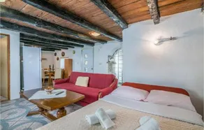 One-Bedroom Apartment in Zgaljici - Image 5
