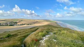 Stunning Holiday Home in Escalles Near Sea - Image 4
