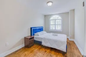 Luxury house 25 minutes to Toronto Downtown - Image 3