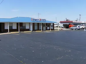 Super 7 Inn Cadiz - Image 4