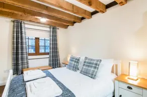Regal Roost - The Coach House - HOT TUB - Image 3