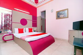 Hotel Shahi Mahal by OYO Rooms - Image 2
