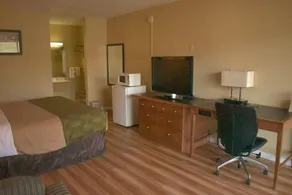 Econo Lodge Inn & Suites Gilbertsville - Image 4
