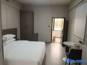 Meeting You Apartment (Luohu Port Branch) - Image 3