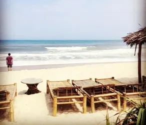 Beach Bar Hue Hostel - Image 2
