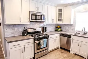 Adorable 3 Bedroom 2 Bath Home - Image 5