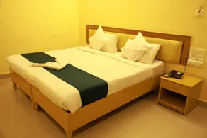 Hotel Gayathri Grand by OYO Rooms - Image 2