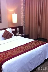 Berlin Holiday Hotel - Image 5