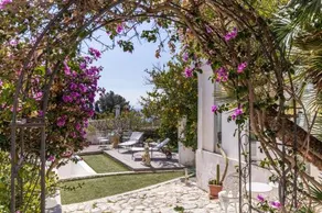 Pool House - Image 4