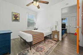 Sunny Suite on 43rd - Image 5
