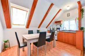 Wine Hill Rest House - Image 5