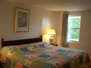 Golden Knight Inn and Suites - Image 3