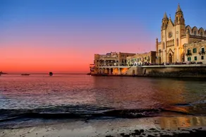 Stunning 3BR Apartment with Marina Views - Image 4