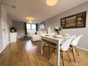 Beautiful & Elegant 2BD Scandi Style Duplex - Image 5