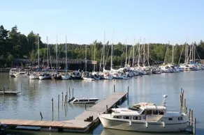 Peterzens Boathouse - Image 4