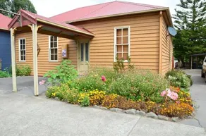 Gellibrand River Gallery Accommodation - Image 5