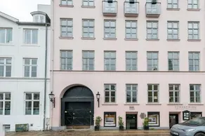 Rare 4BR Apartment w Unique Details in CPH City - Image 2