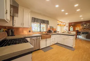 Sonora Splendor Stately 3 BDR on Secluded Lot - Image 2