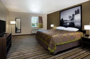 Super 8 by Wyndham Sidney - Image 3
