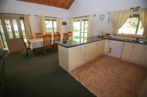 Camellia Lodge - Image 5