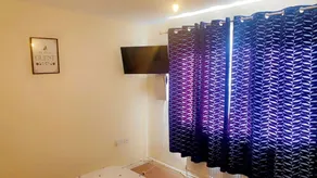 Stunning 2-Bed Apartment In London - Image 4