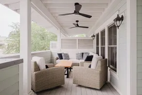 Lowcountry Landing! 3-story Townhouse in Old Town's Promenade - Image 3