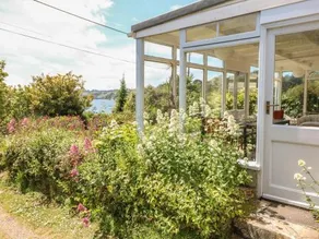 NANVIVIAN, pet friendly, character holiday cottage in Feock - Image 5